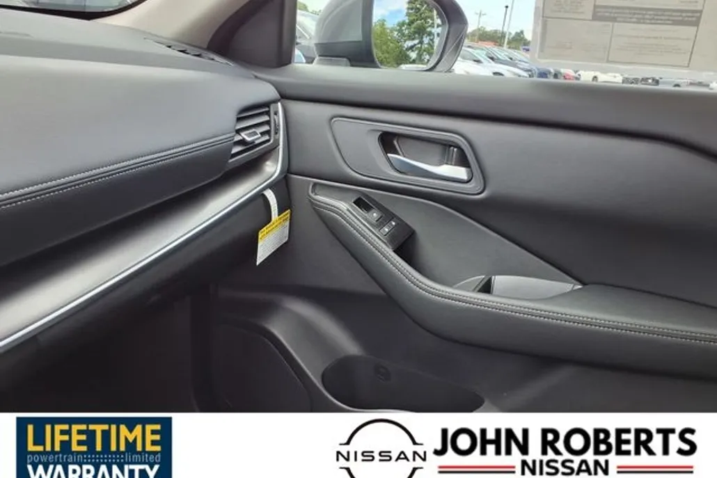 2026 Nissan Rogue SV photo 1
