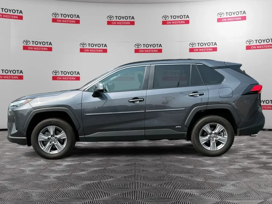 2023 Toyota RAV4 Hybrid LE photo 1