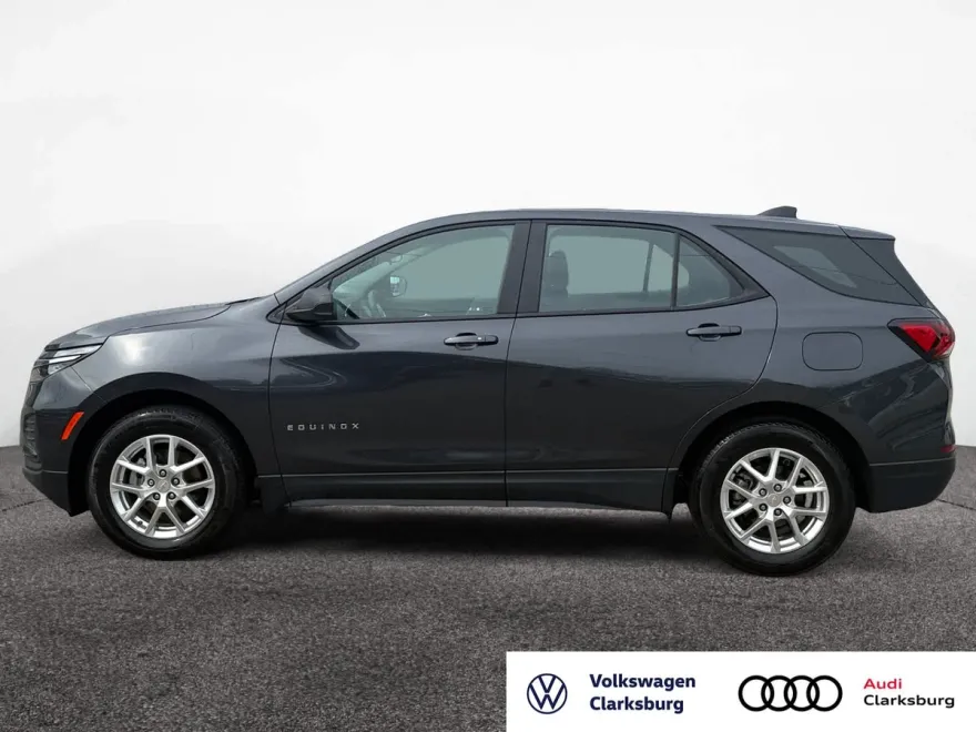 2022 Chevrolet Equinox LS photo 1