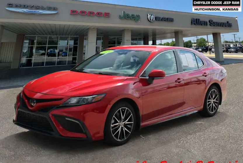 2024 Toyota Camry SE photo 1