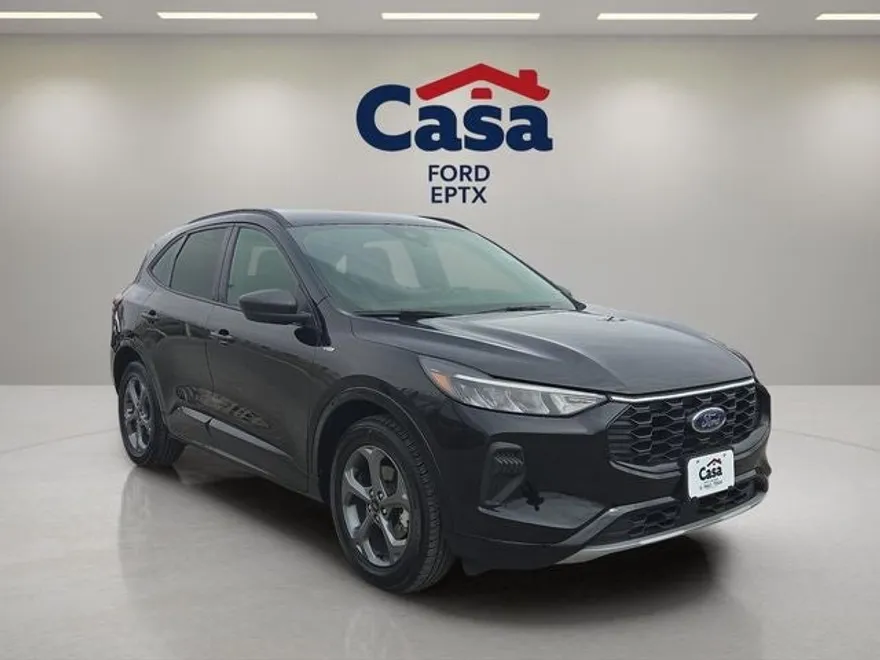 2023 Ford Escape ST-Line photo 1