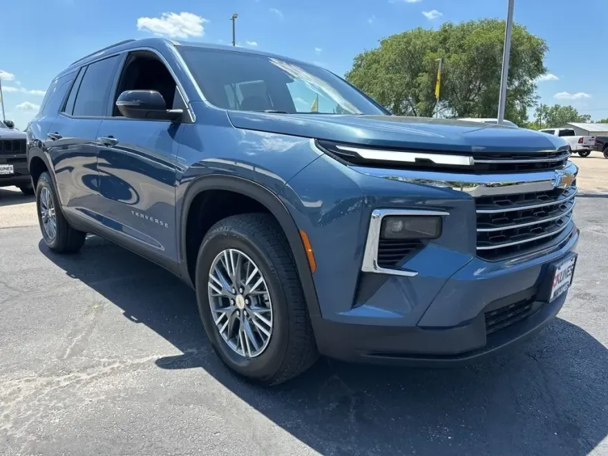 2025 Chevrolet Traverse 1LT photo 1