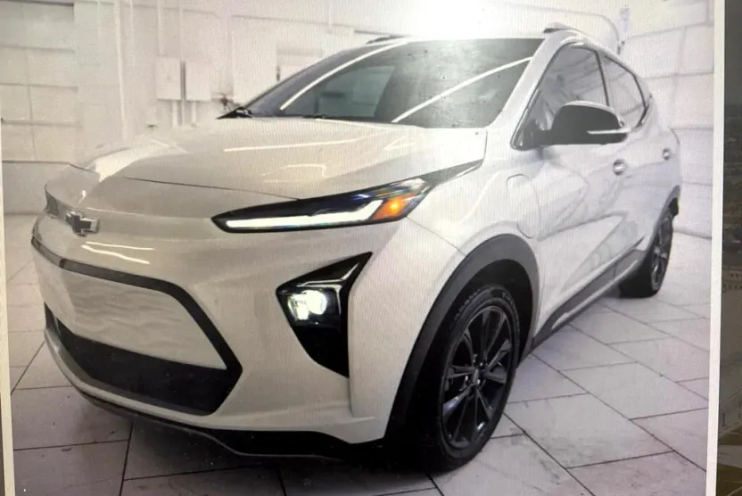 2022 Chevrolet Bolt EUV Premier photo 1