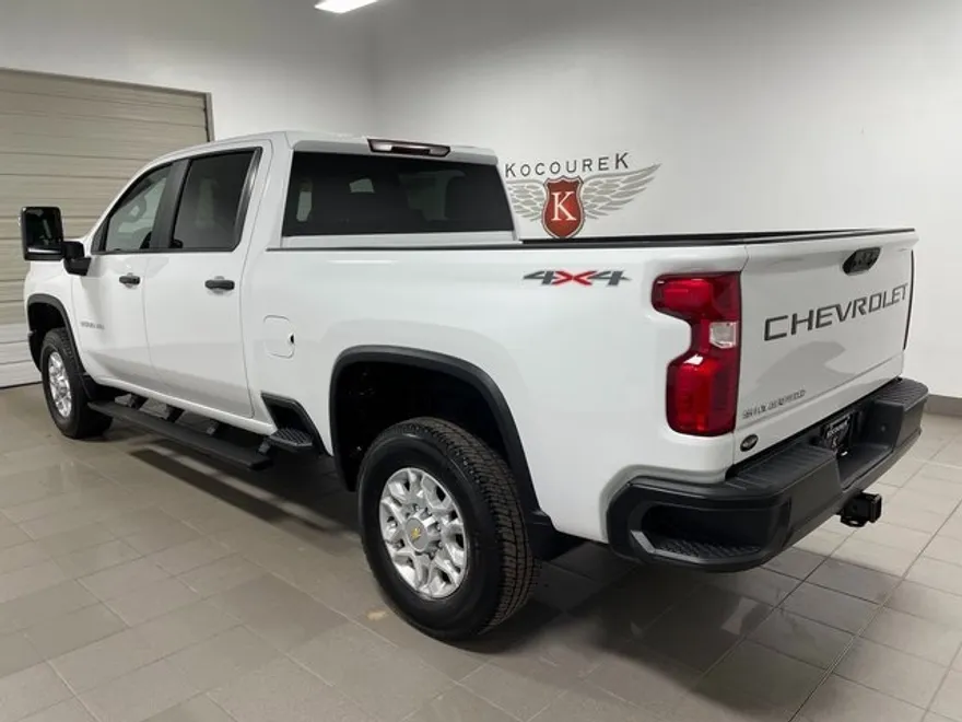 2025 Chevrolet Silverado 3500HD photo 1