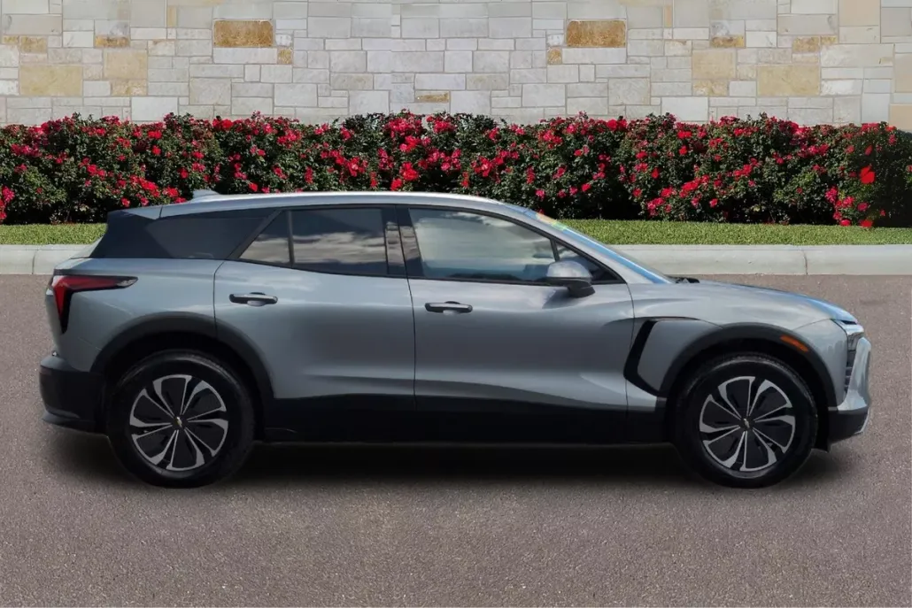 2024 Chevrolet Blazer EV photo 1