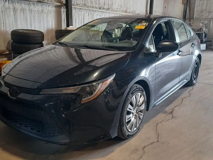 2020 Toyota Corolla LE photo 1