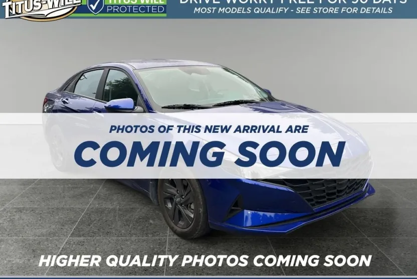 2023 Hyundai Elantra SEL photo 1