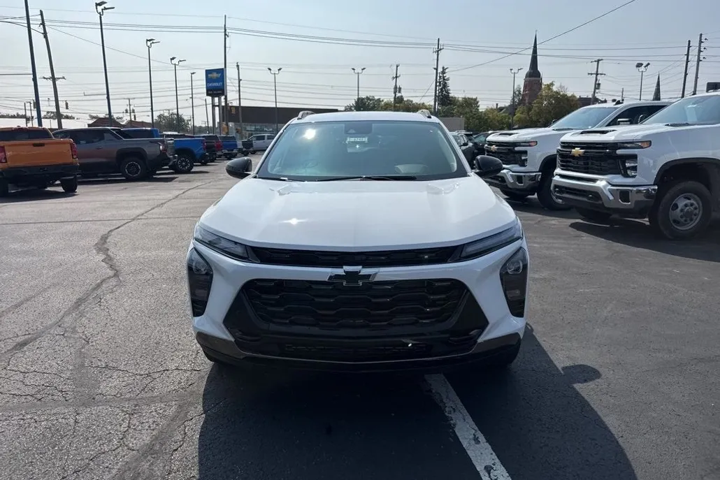 2026 Chevrolet Trax ACTIV photo 1