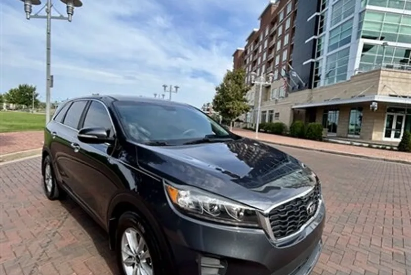2019 Kia Sorento LX V6 photo 1