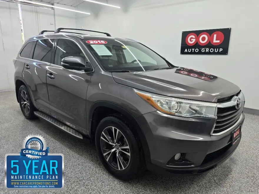 2016 Toyota Highlander XLE photo 1