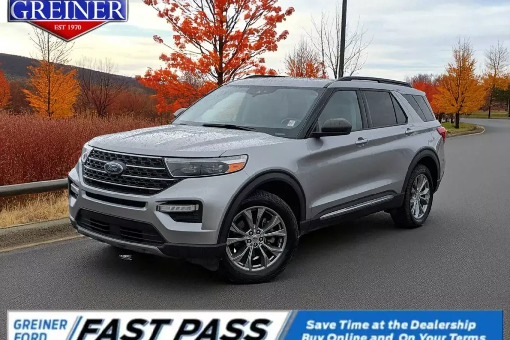 2022 Ford Explorer XLT photo 1