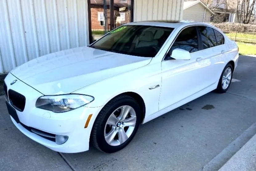 2013 Bmw 528xi 5-Series photo 1