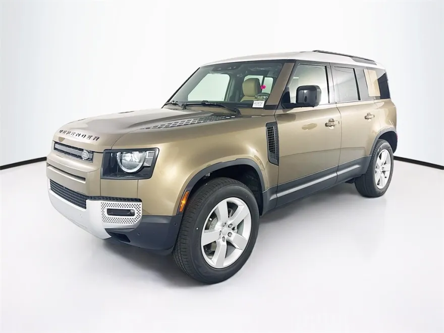 2025 Land Rover Defender 110 S photo 1