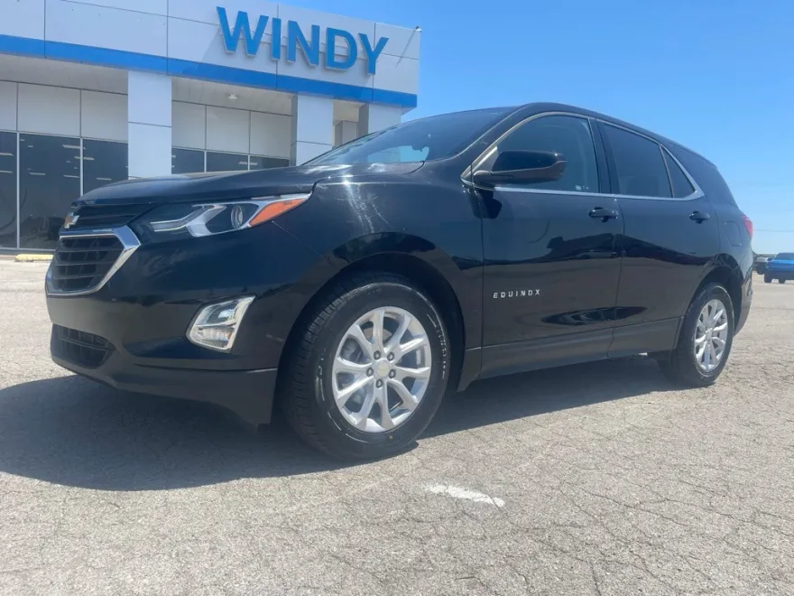 2020 Chevrolet Equinox LT photo 1