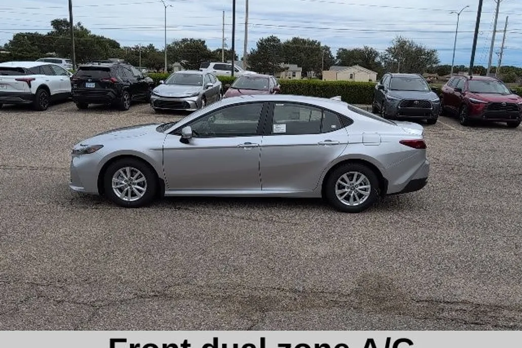 2025 Toyota Camry LE photo 1