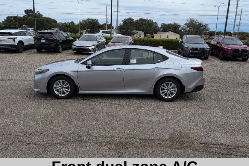 2025 Toyota Camry LE photo 1