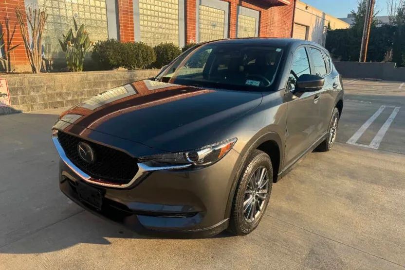 2019 Mazda CX-5 Touring photo 1