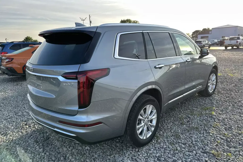 2024 Cadillac XT6 Luxury photo 1