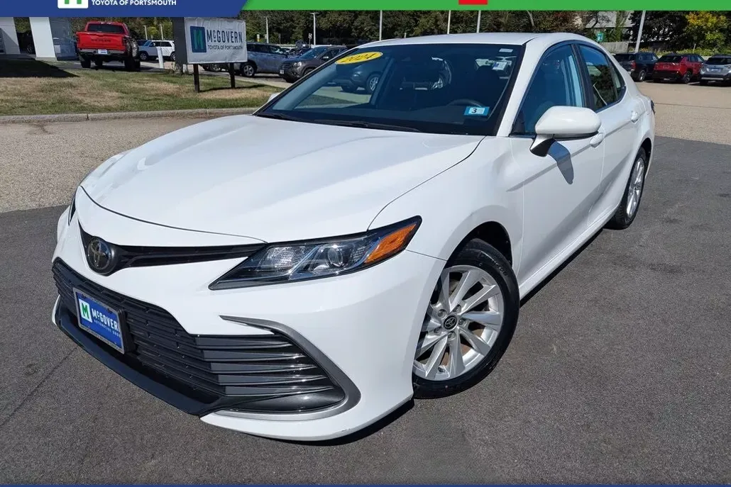 2024 Toyota Camry LE photo 1