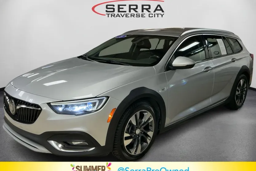 2018 Buick Regal TourX Essence photo 1