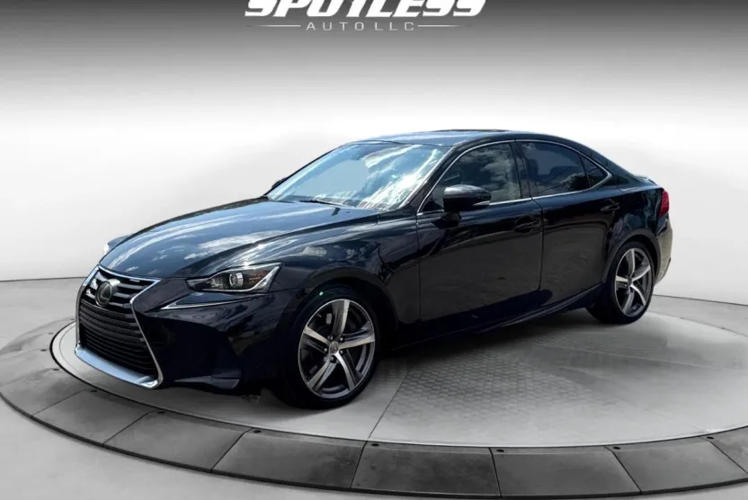 2017 Lexus IS 200t photo 1