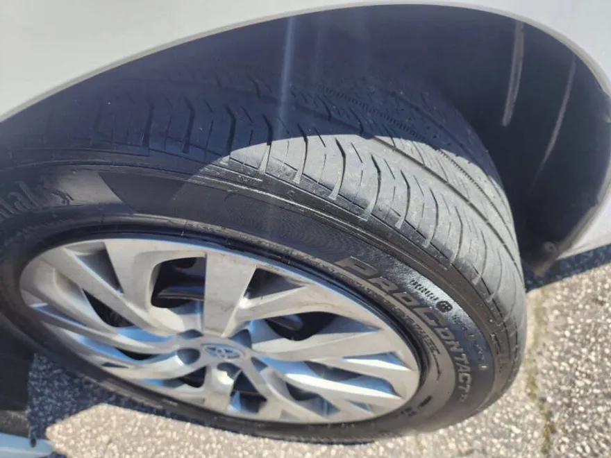 2018 Toyota Corolla LE photo 1