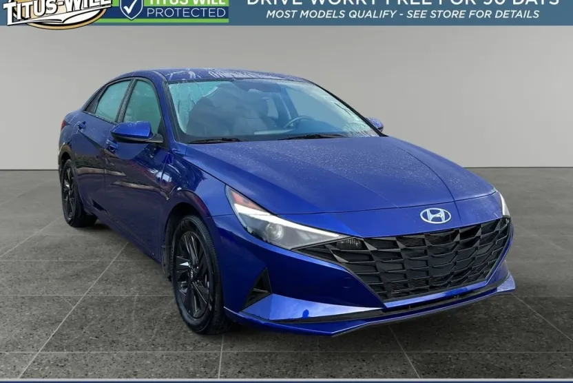 2023 Hyundai Elantra SEL photo 1