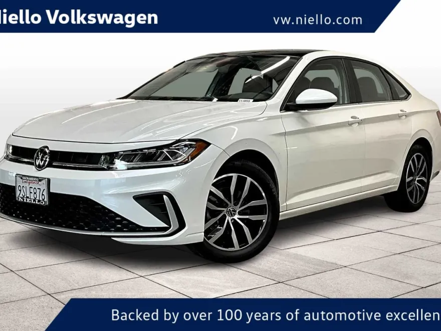 2025 Volkswagen Jetta SE photo 1