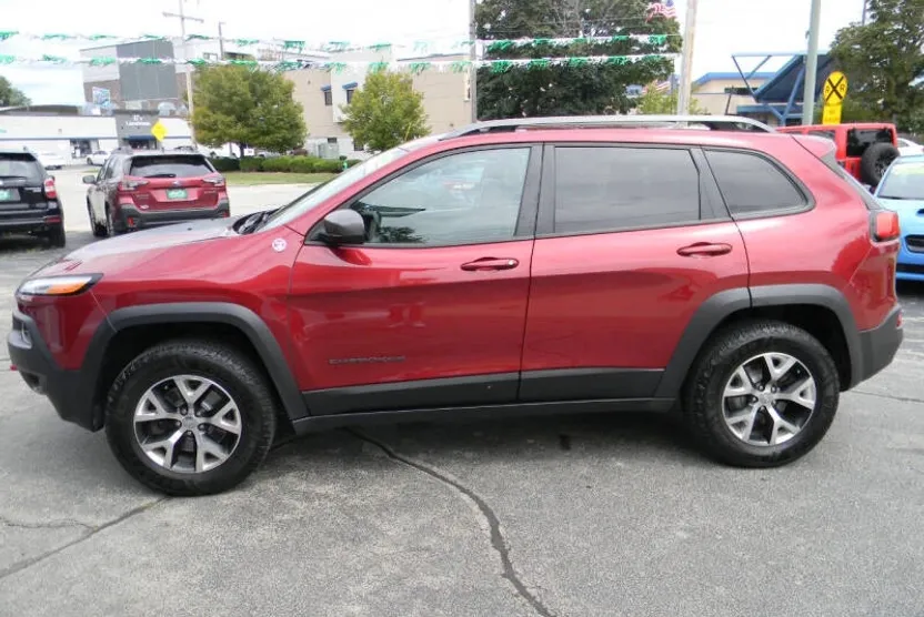 2017 Jeep Cherokee Trailhawk photo 1