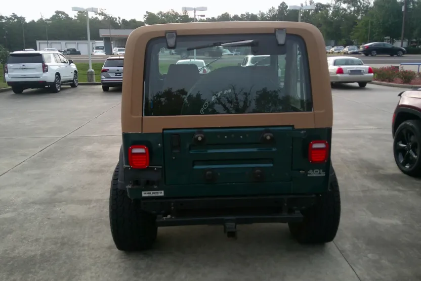 1995 Jeep Wrangler Two-Door SE photo 1