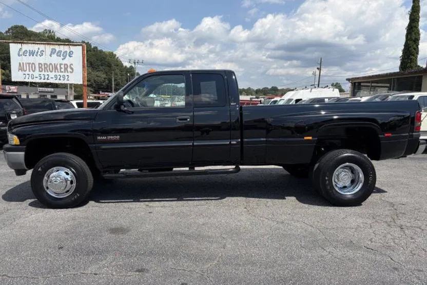 2000 Dodge Ram 3500 SLT photo 1