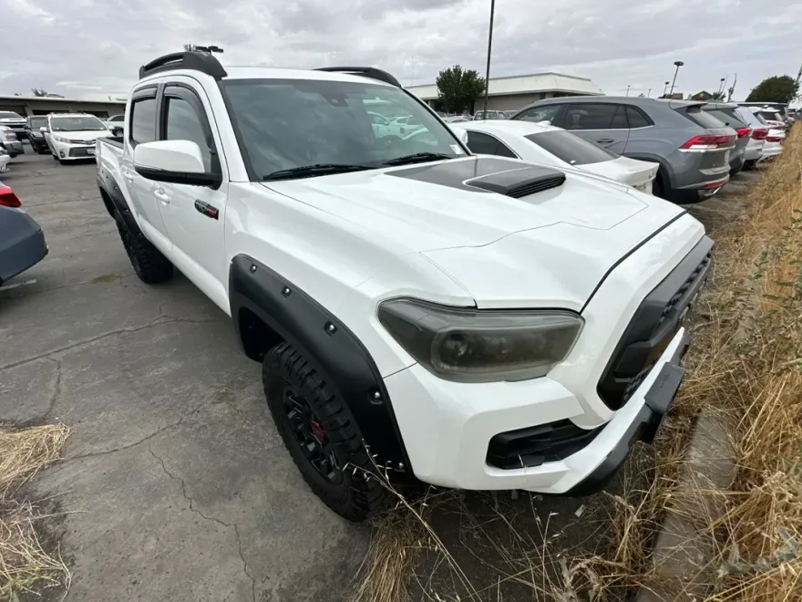 2019 Toyota Tacoma 4x4 SR photo 1