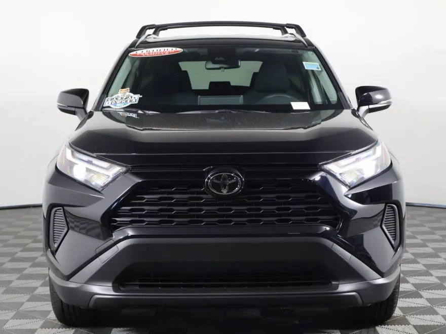 2025 Toyota RAV4 Hybrid LE photo 1