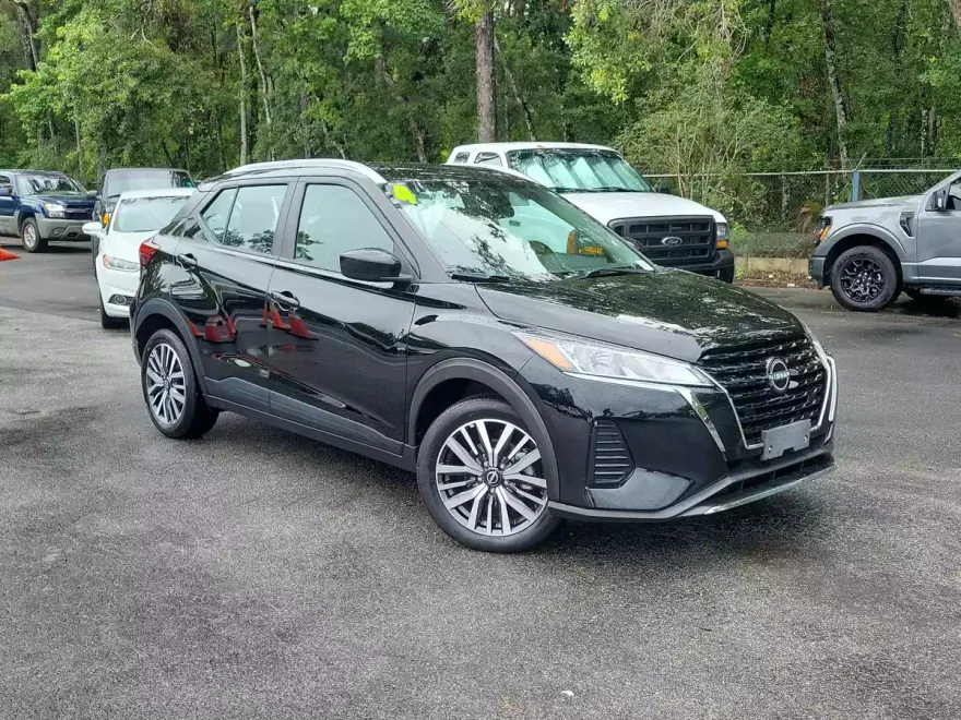 2024 Nissan Kicks SV photo 1