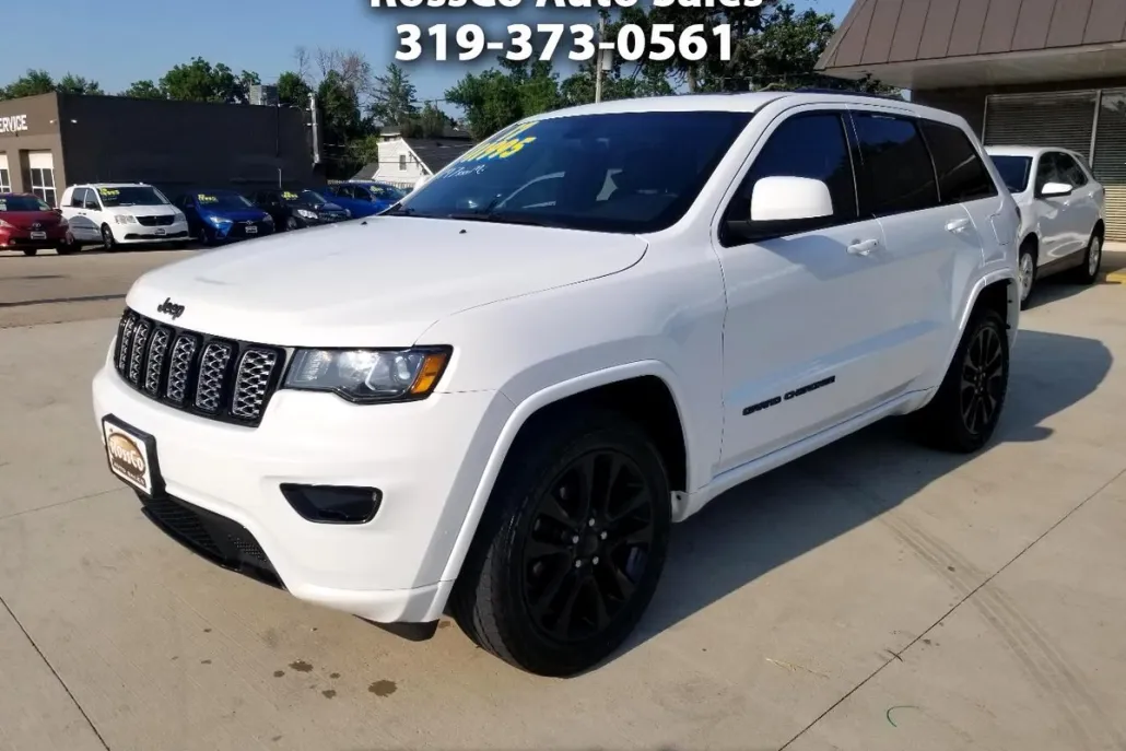 2017 Jeep Grand Cherokee Laredo photo 1