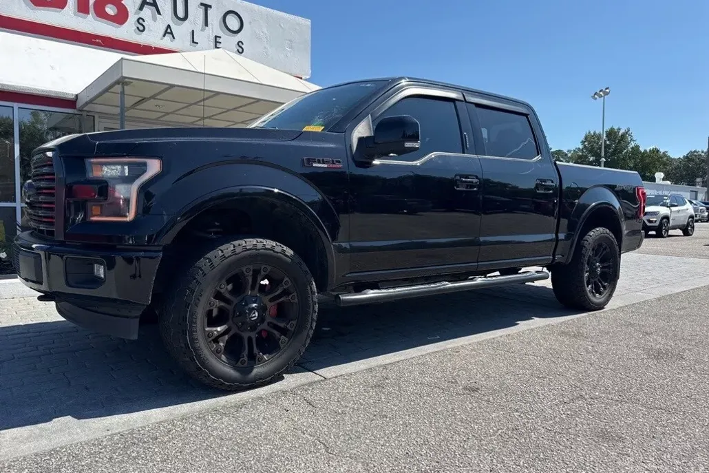 2017 Ford F-150 Lariat photo 1