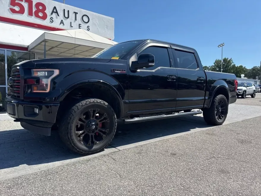 2017 Ford F-150 Lariat photo 1