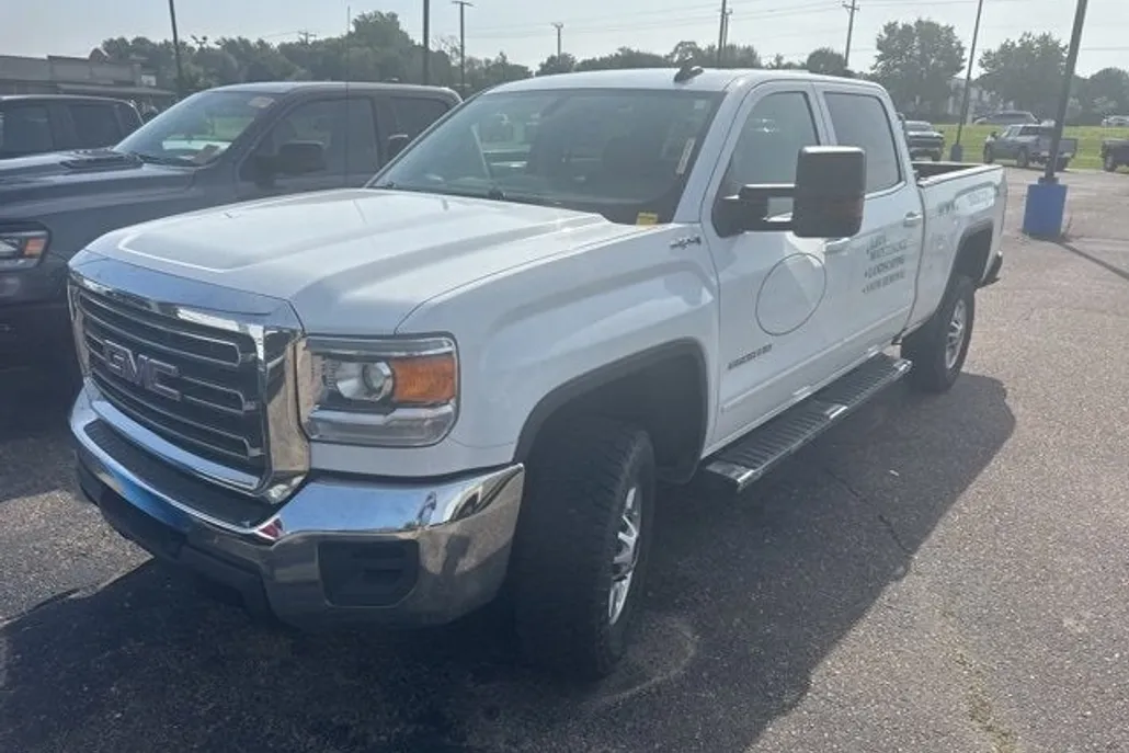 2017 Gmc Sierra 2500 HD SLE photo 1