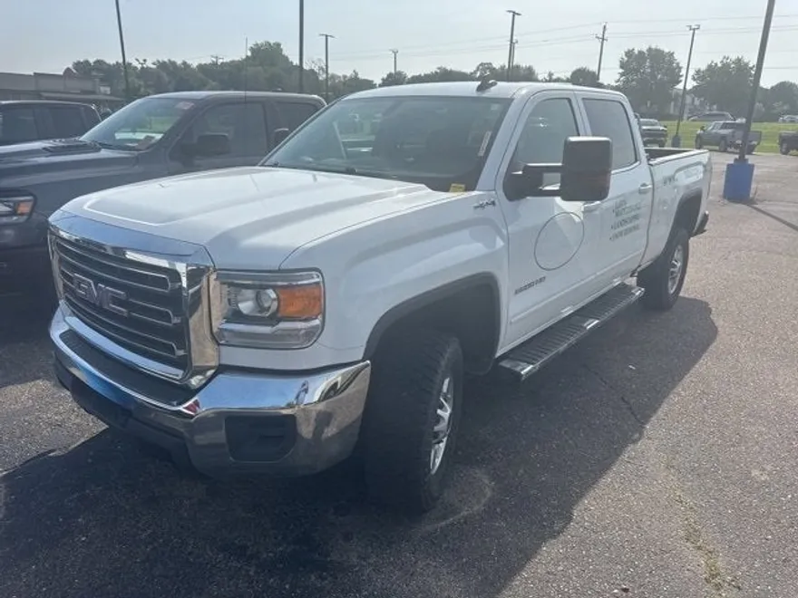 2017 Gmc Sierra 2500 HD SLE photo 1