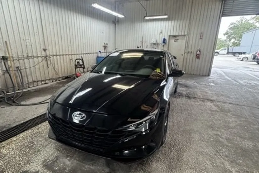 2021 Hyundai Elantra SEL photo 1
