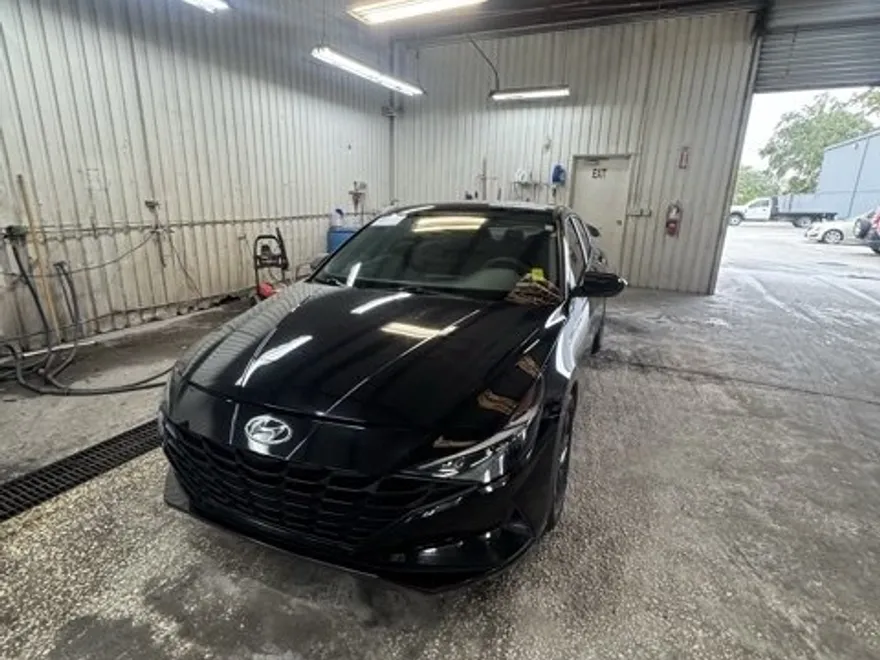 2021 Hyundai Elantra SEL photo 1