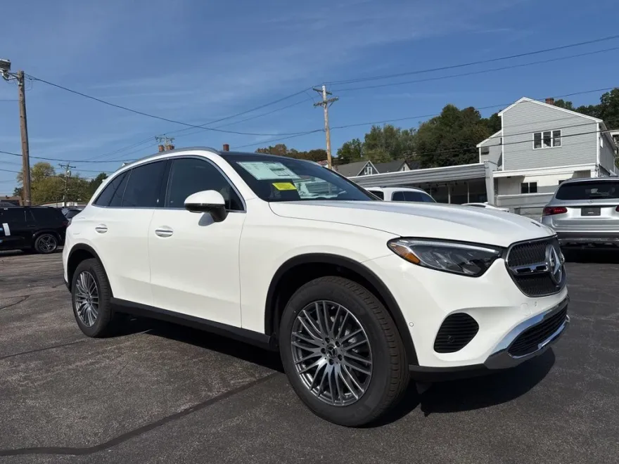2026 Mercedes Benz GLC 300 4MATIC photo 1