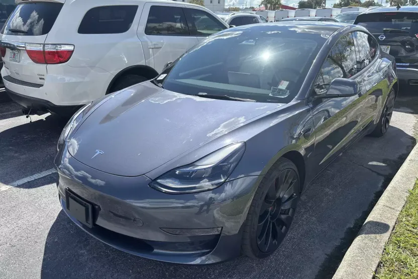 2023 Tesla Model 3 Performance photo 1