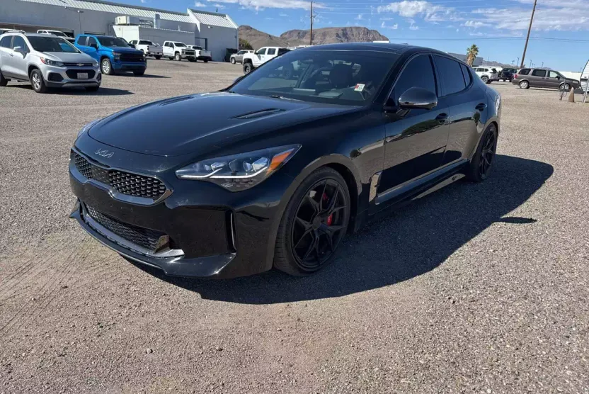 2022 Kia Stinger GT2 photo 1