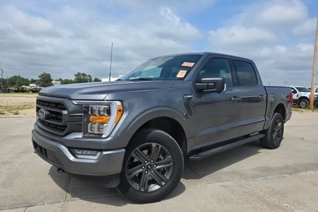 2023 Ford F-150 XLT photo 1