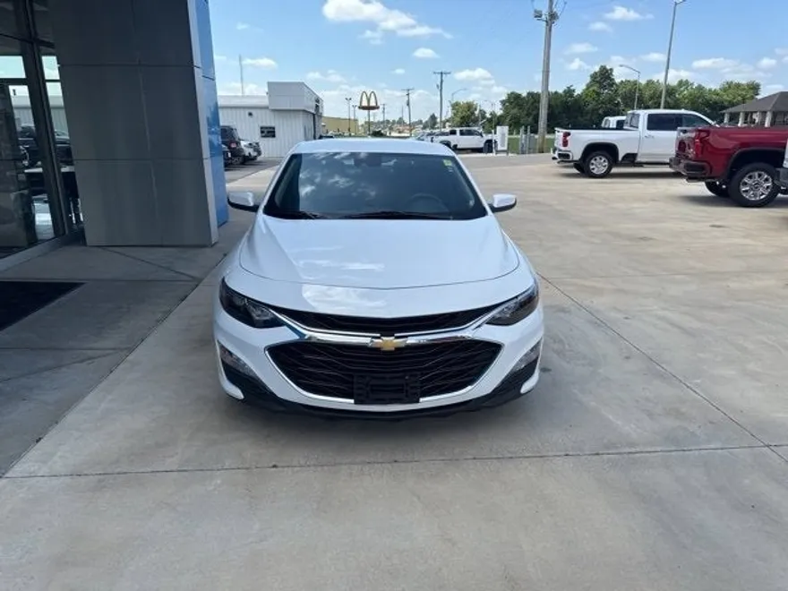 2024 Chevrolet Malibu 1LT photo 1
