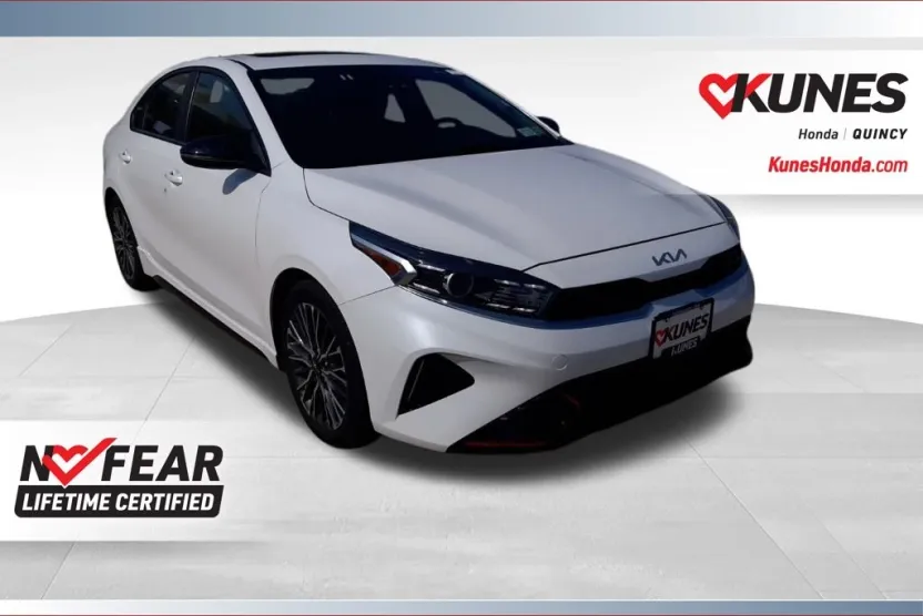 2023 Kia Forte GT-Line photo 1