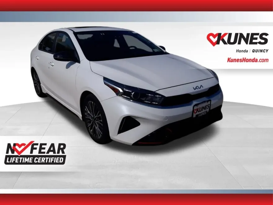 2023 Kia Forte GT-Line photo 1