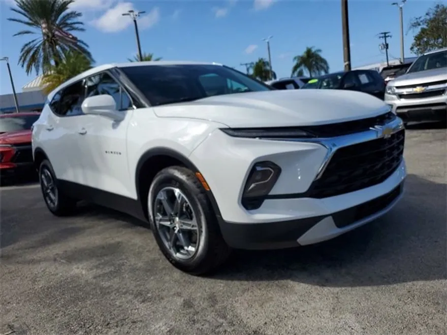 2025 Chevrolet Blazer 2LT photo 1