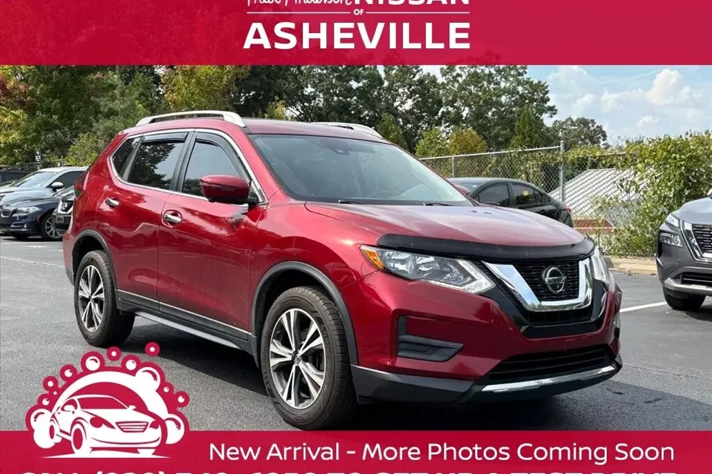 2020 Nissan Rogue SV photo 1